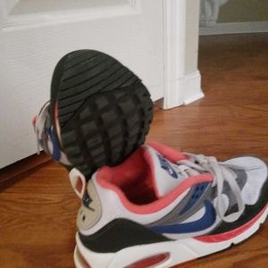 womens nike Air Max 8.5